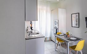 Casa Elena - vicino al Castello - by Host4U